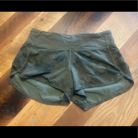 Lululemon Speed Shorts - Savasana Camo, Size 4 - Picture 1 of 12